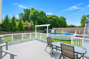 28 Mapleton Ave, Farmingville, NY 11738 - Photo 12