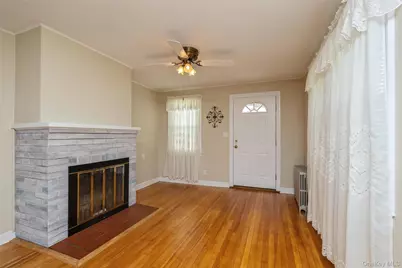 27 Litchfield Avenue, Babylon, NY 11702 - Photo 4