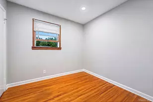 104 Utica St, Bay Shore, NY 11706 - Photo 18