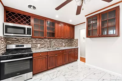 104 Utica Street, Bay Shore, NY 11706 - Photo 8