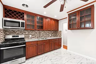 104 Utica St, Bay Shore, NY 11706 - Photo 8