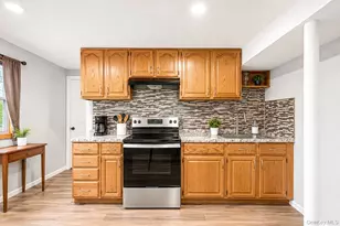104 Utica St, Bay Shore, NY 11706 - Photo 24