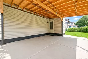 104 Utica St, Bay Shore, NY 11706 - Photo 30
