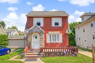 29 Holland Ave, Floral Park, NY 11001 - Photo 1
