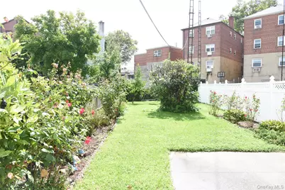 3236 Radio Drive, Bronx, NY 10465 - Photo 14