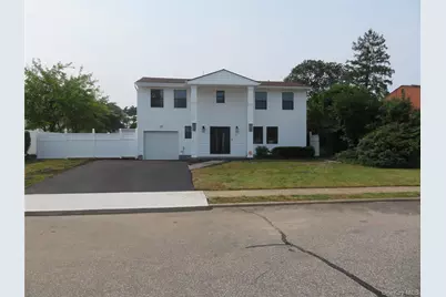 16 Sunshine Lane, Amityville, NY 11701 - Photo 2