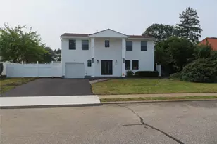 16 Sunshine Ln, Amityville, NY 11701 - Photo 2