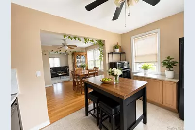 33 Juniper Road, Port Washington, NY 11050 - Photo 8