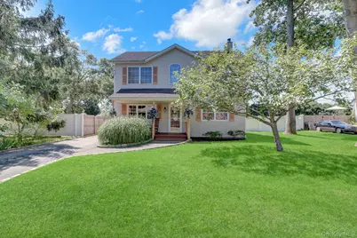 18 Aster Avenue, Holtsville, NY 11742 - Photo 4