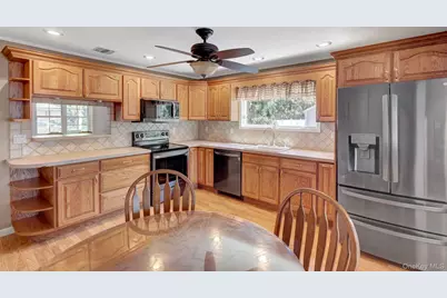 18 Aster Avenue, Holtsville, NY 11742 - Photo 12