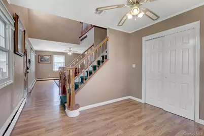 18 Aster Avenue, Holtsville, NY 11742 - Photo 6