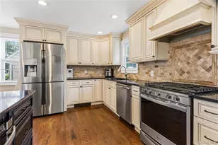 808 Fire Island Ave, West Islip, NY 11795 - Photo 10