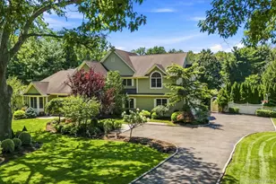 3 Spring Bay Ln, Lloyd Harbor, NY 11743 - Photo 2