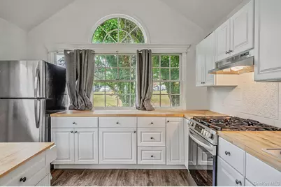 6 New York Avenue, Stony Brook, NY 11790 - Photo 38