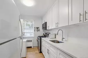 8 Dehaven Dr, Yonkers, NY 10703 - Photo 12