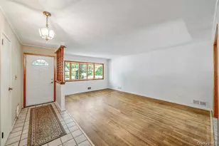 34 Grist Mill Ln, Huntington, NY 11743 - Photo 8