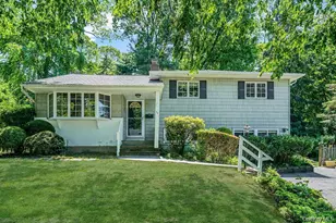 34 Grist Mill Ln, Huntington, NY 11743 - Photo 32