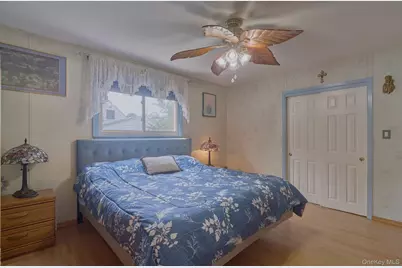 14 Winthrop Place, Deer Park, NY 11729 - Photo 16