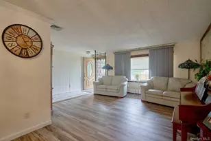 14 Winthrop Pl, Deer Park, NY 11729 - Photo 8
