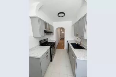 1080 Rhinelander Avenue, Bronx, NY 10461 - Photo 2