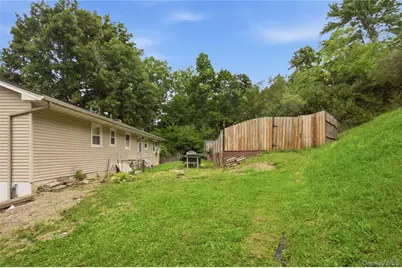 34 Hillview Circle, Poughkeepsie, NY 12603 - Photo 22