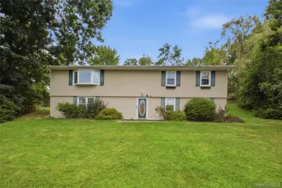 34 Hillview Circle, Poughkeepsie, NY 12603 - Photo 1