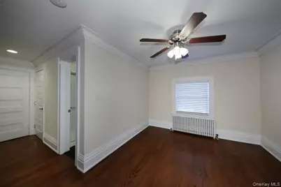 1001 Montauk Highway #09, West Islip, NY 11795 - Photo 8