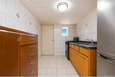 82 Kermit Place, Brooklyn, NY 11218 - Photo 32