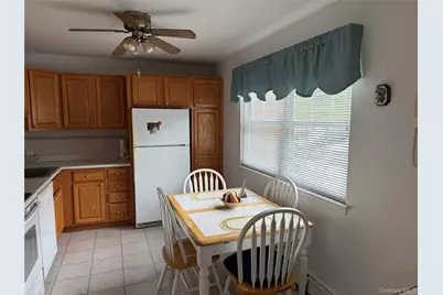 1840 Crompond Road #3B4, Peekskill, NY 10566 - Photo 4