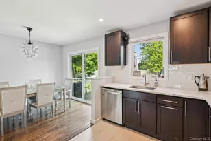 176 Willis Ct, Wantagh, NY 11793 - Photo 10
