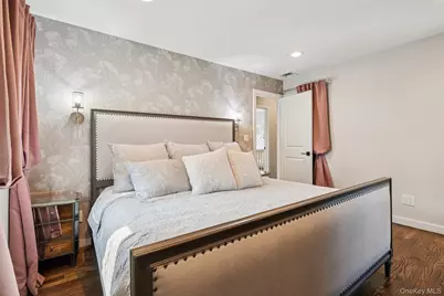 176 Willis Court, Wantagh, NY 11793 - Photo 14