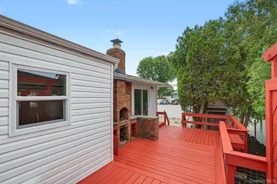 414 Westview Avenue, Deer Park, NY 11729 - Photo 24