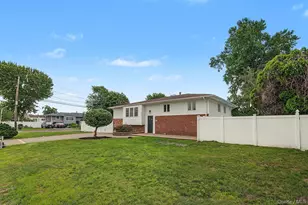 414 Westview Ave, Deer Park, NY 11729 - Photo 2