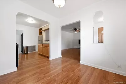 191 Nassau Boulevard, New Hyde Park, NY 11040 - Photo 10