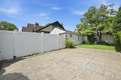 191 Nassau Boulevard, New Hyde Park, NY 11040 - Photo 30
