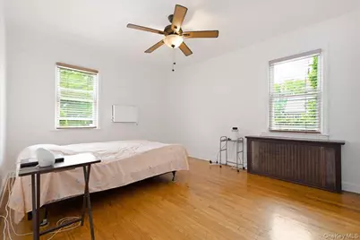 191 Nassau Boulevard, New Hyde Park, NY 11040 - Photo 16