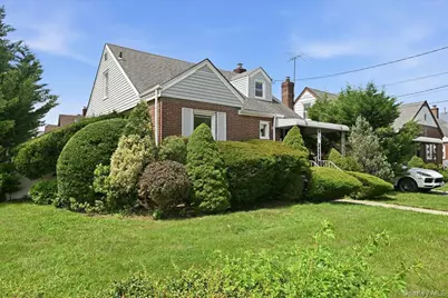 191 Nassau Boulevard, New Hyde Park, NY 11040 - Photo 2