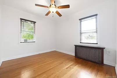 191 Nassau Boulevard, New Hyde Park, NY 11040 - Photo 18