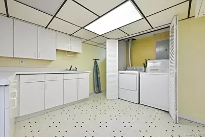 191 Nassau Boulevard, New Hyde Park, NY 11040 - Photo 26