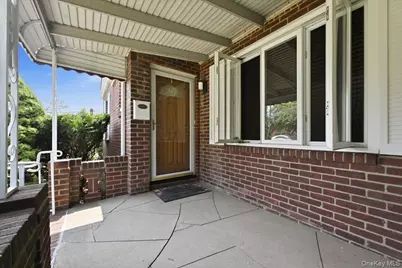 191 Nassau Boulevard, New Hyde Park, NY 11040 - Photo 4
