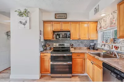 40 Elm Avenue, Flanders, NY 11901 - Photo 10