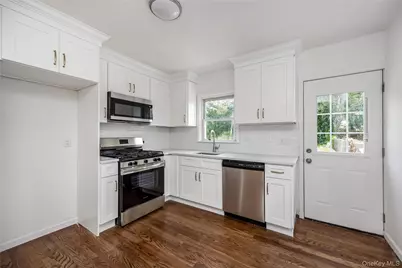 239 Ocean Avenue, Brentwood, NY 11717 - Photo 6