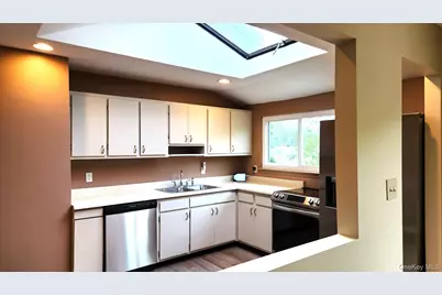339 Deer Road, Ronkonkoma, NY 11779 - Photo 4