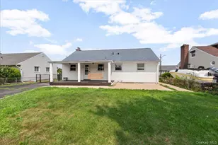 4 Cecil Pl, Hicksville, NY 11801 - Photo 26