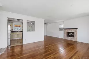 4 Cecil Pl, Hicksville, NY 11801 - Photo 4