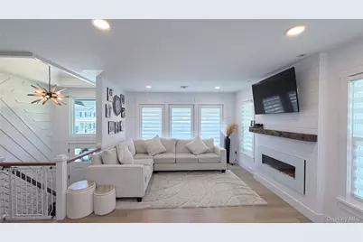 1739 Quarter Street, West Babylon, NY 11704 - Photo 2