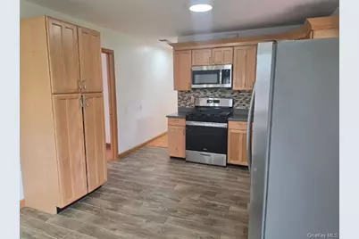 11 Manhattan Place, Huntington, NY 11743 - Photo 6