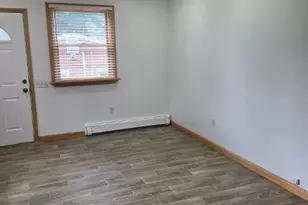 11 Manhattan Pl, Huntington, NY 11743 - Photo 4