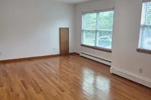 11 Manhattan Pl, Huntington, NY 11743 - Photo 10