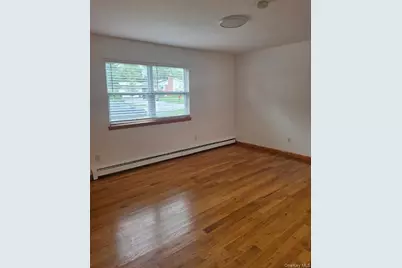 11 Manhattan Place, Huntington, NY 11743 - Photo 12